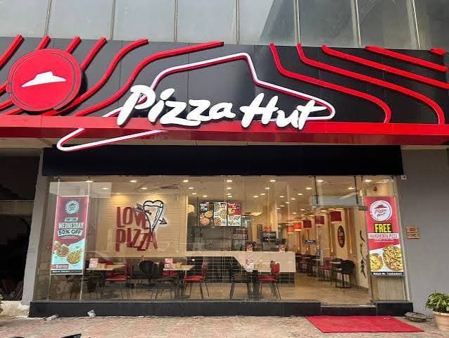 Pizza Hut storefront development